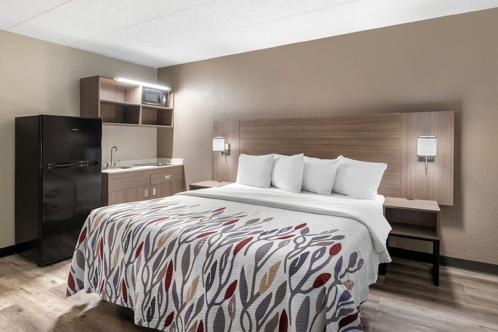 Superior Room, 1 King Bed, Non Smoking, Kitchenette
