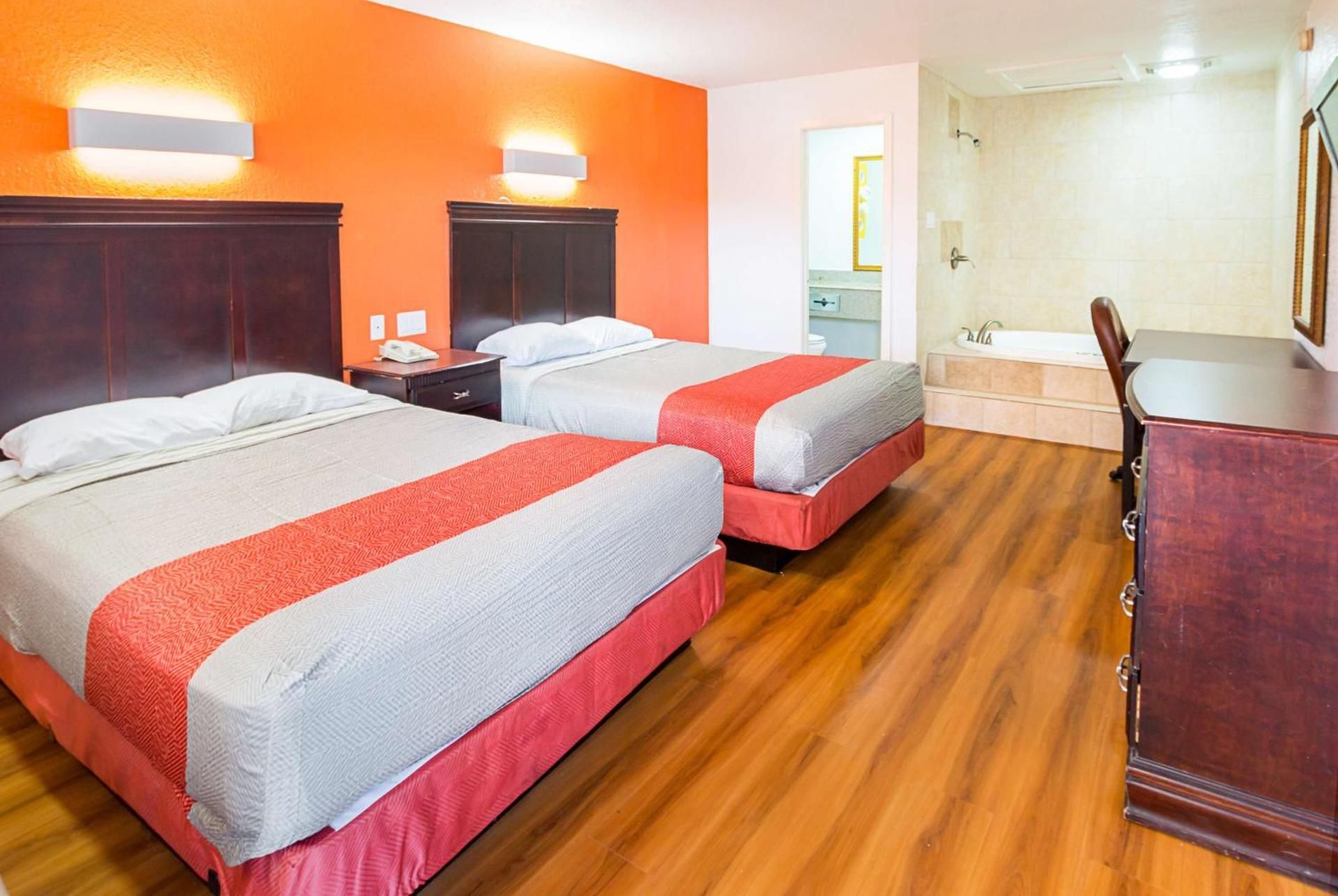 Queen Room with Two Queen Beds - Disability Access - Roll In Shower