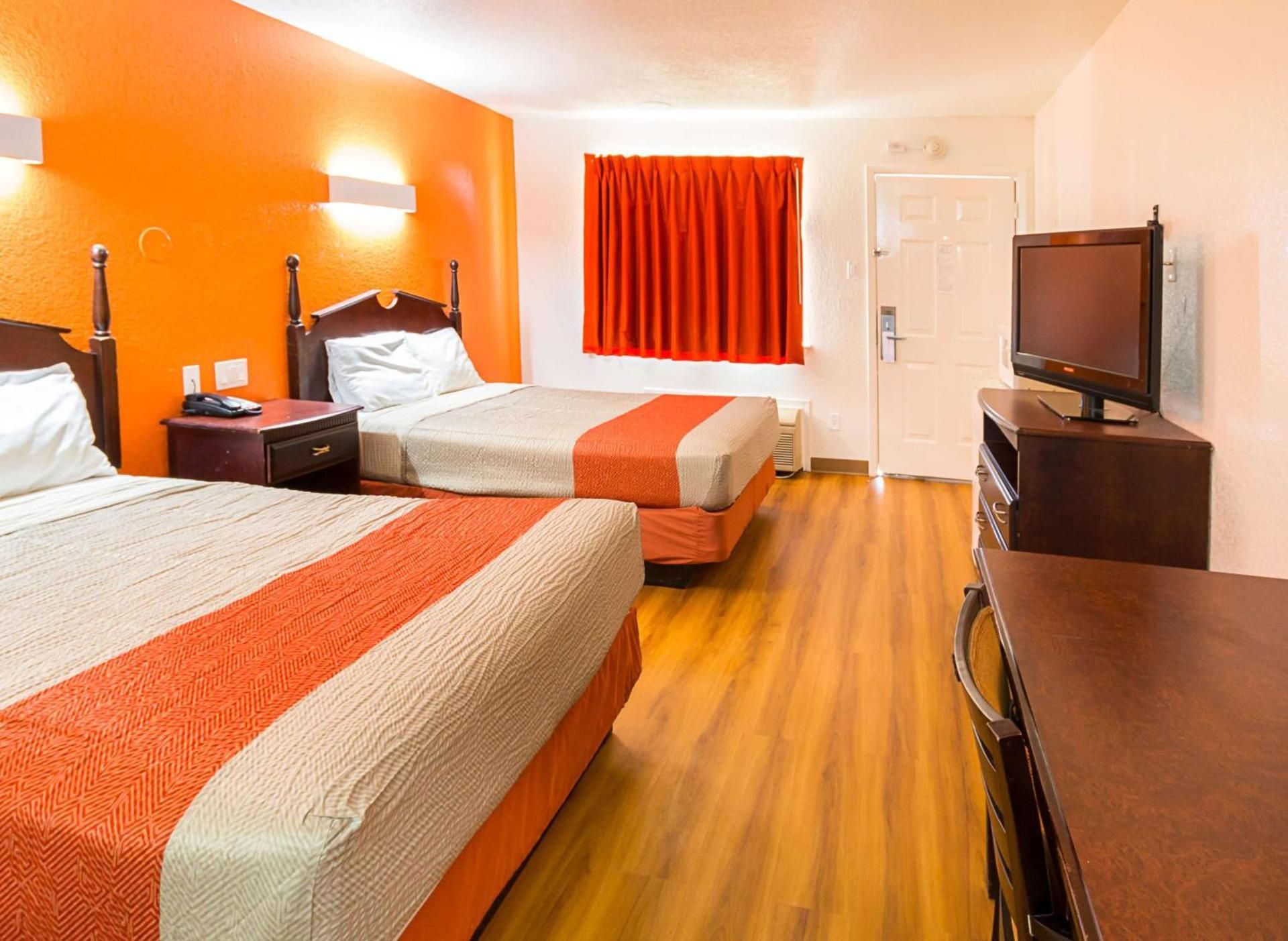 Queen Room with Two Queen Beds - Disability Access - Non-Smoking
