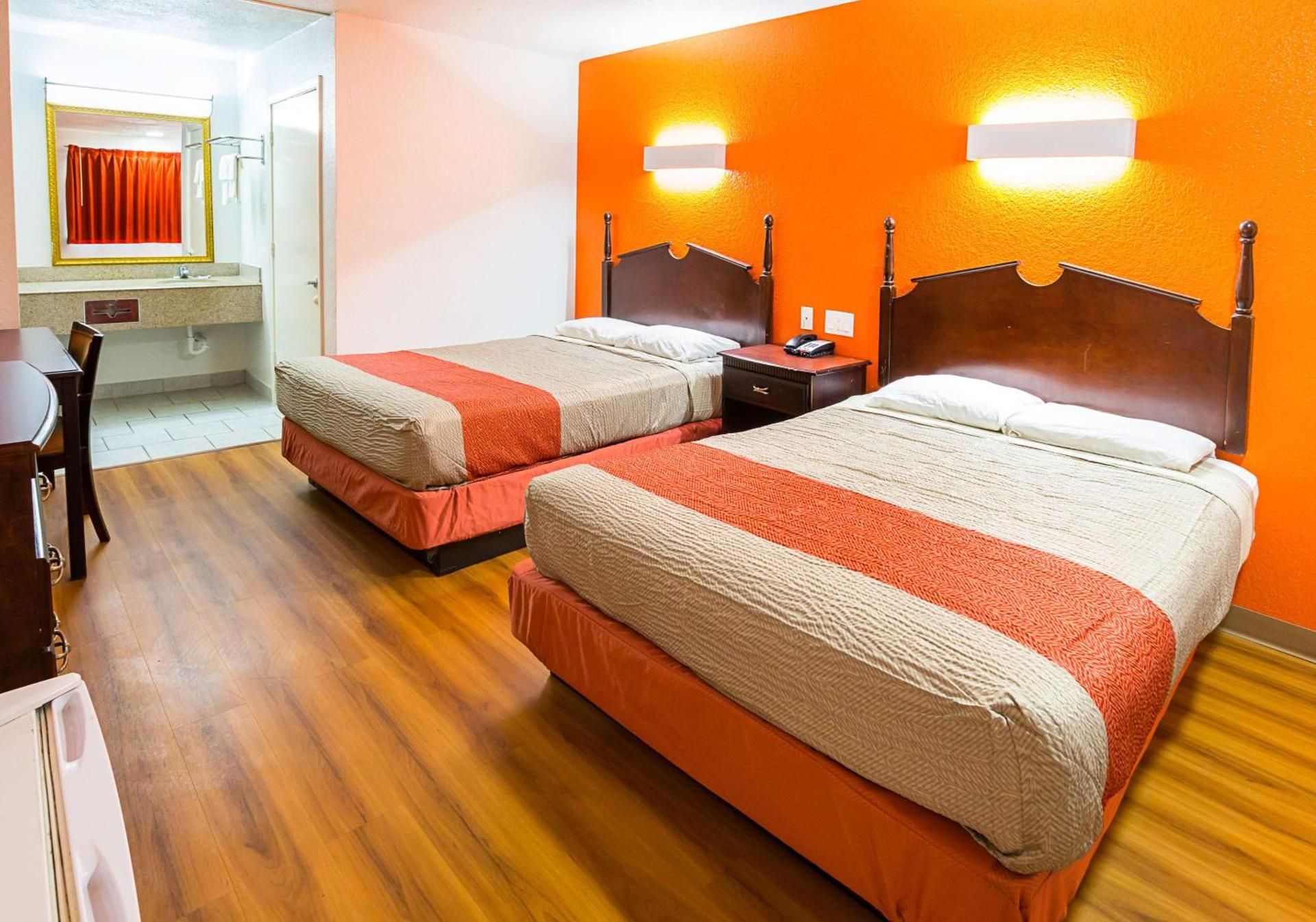 Queen Room with Two Queen Beds - Disability Access - Roll In Shower