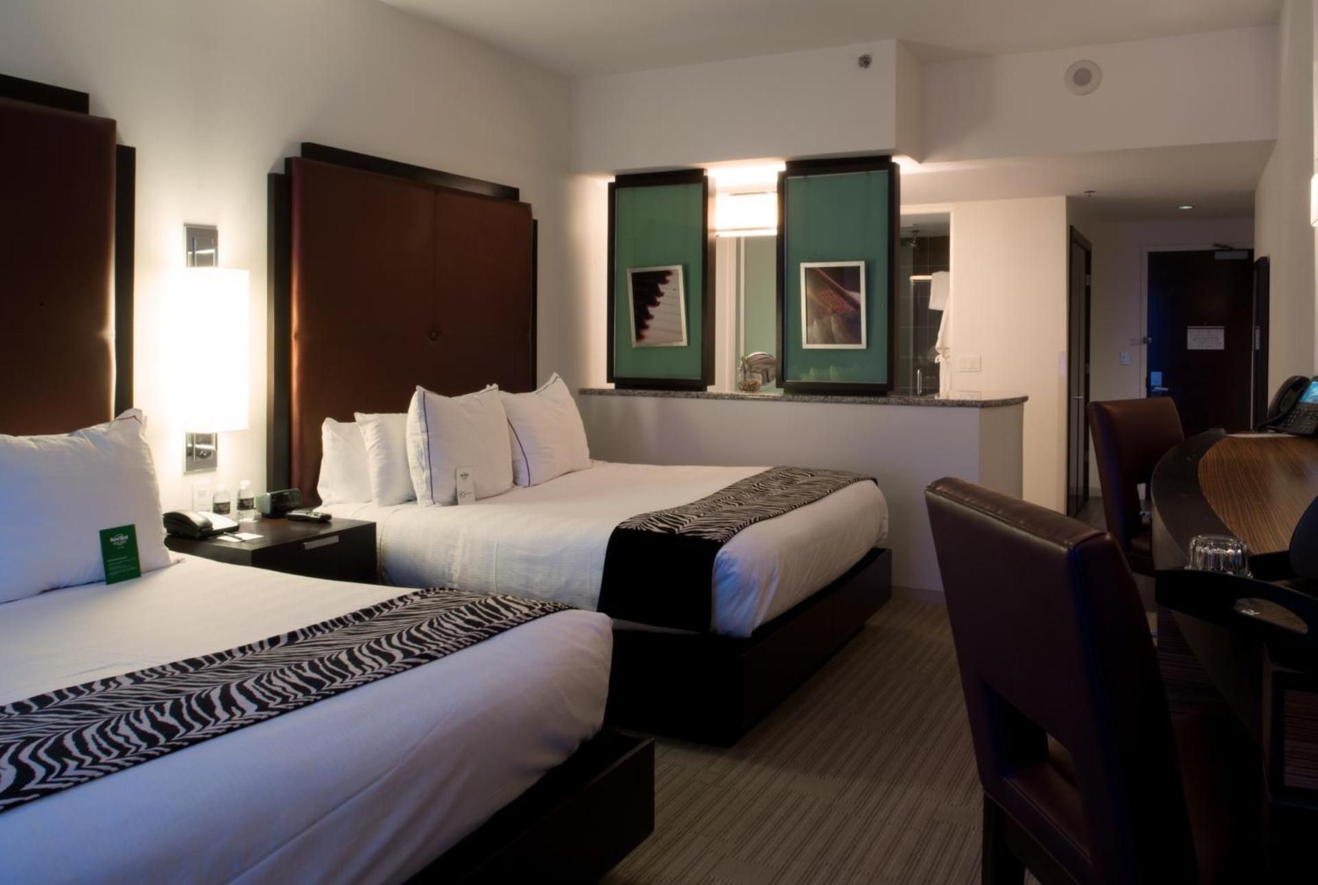 Accessible 2 Queens Nonsmoking Royal Tower with View