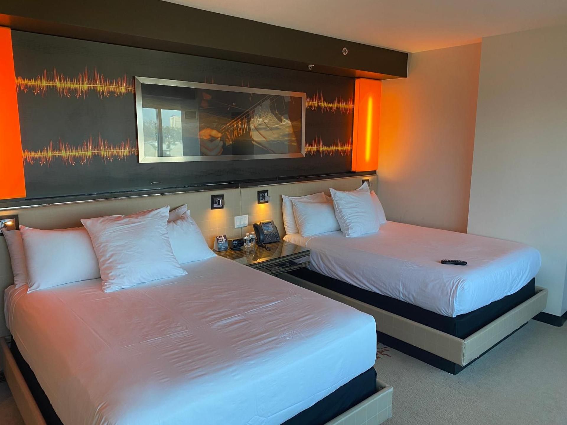 Accessible Queen Nonsmoking Platinum Tower