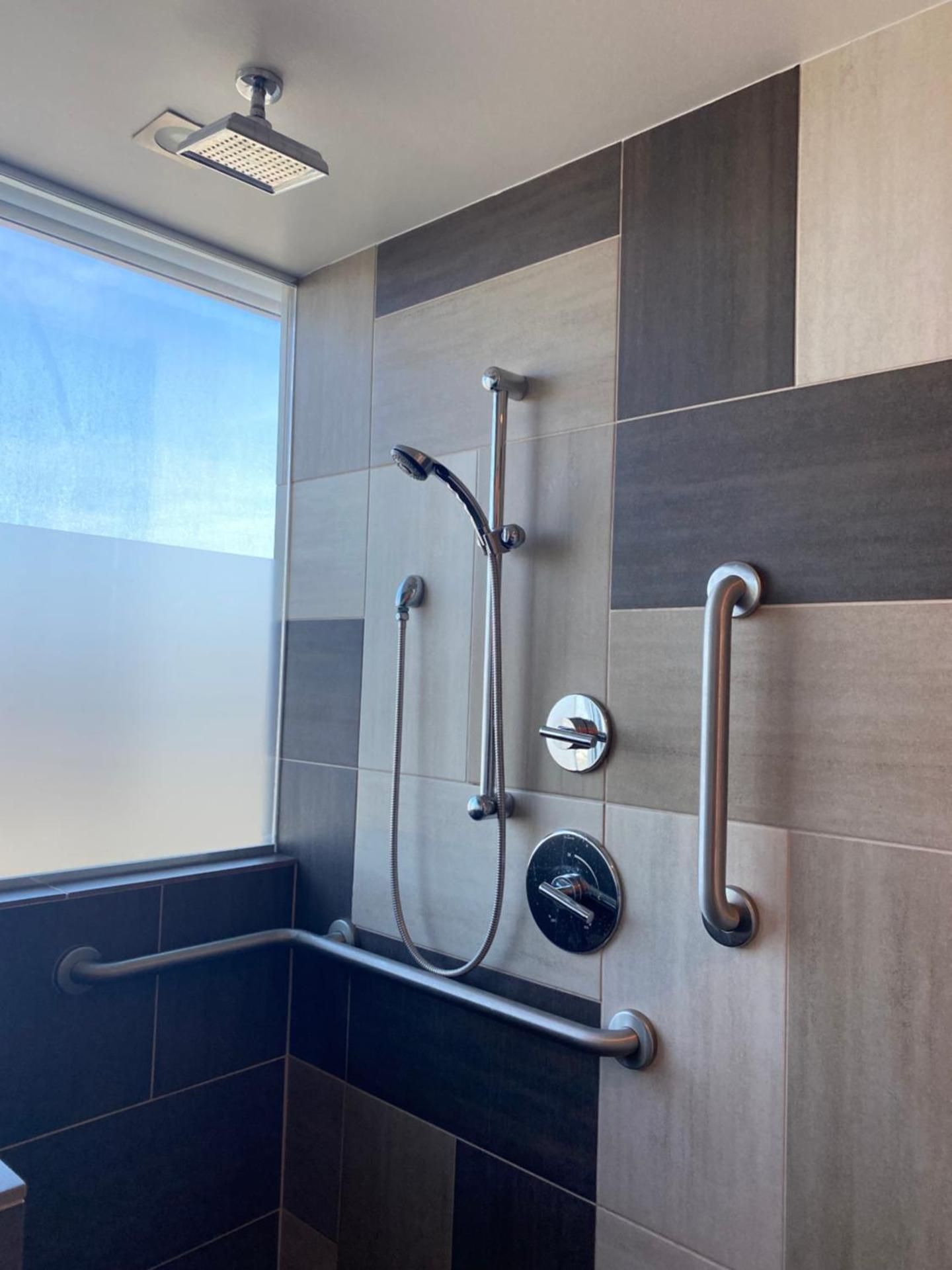 Accessible Queen Nonsmoking Platinum Tower