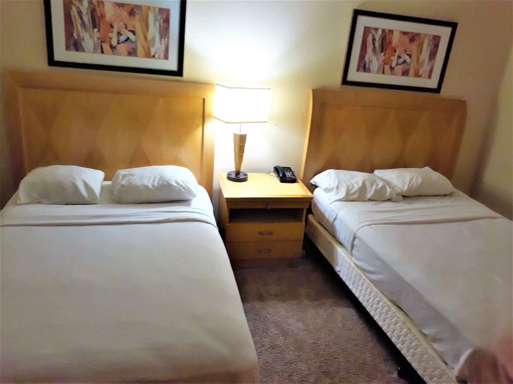 Basic Room, 1 King Bed, Non Smoking
