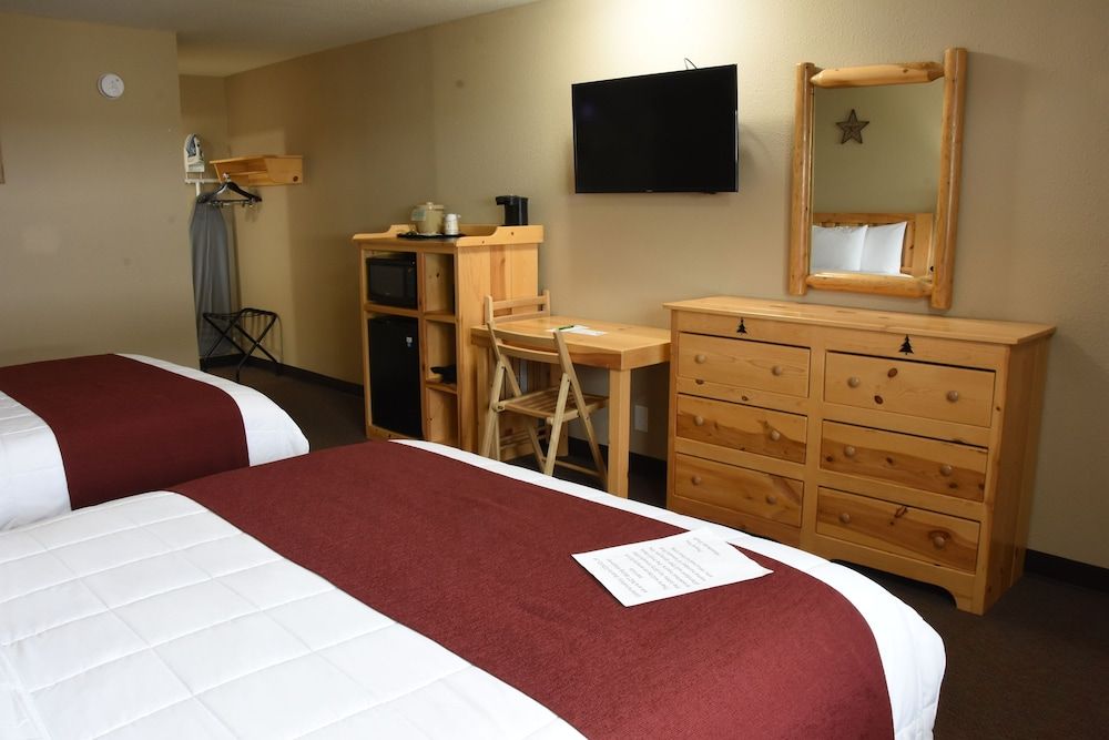Traditional Room, 2 Queen Beds (Side Building)