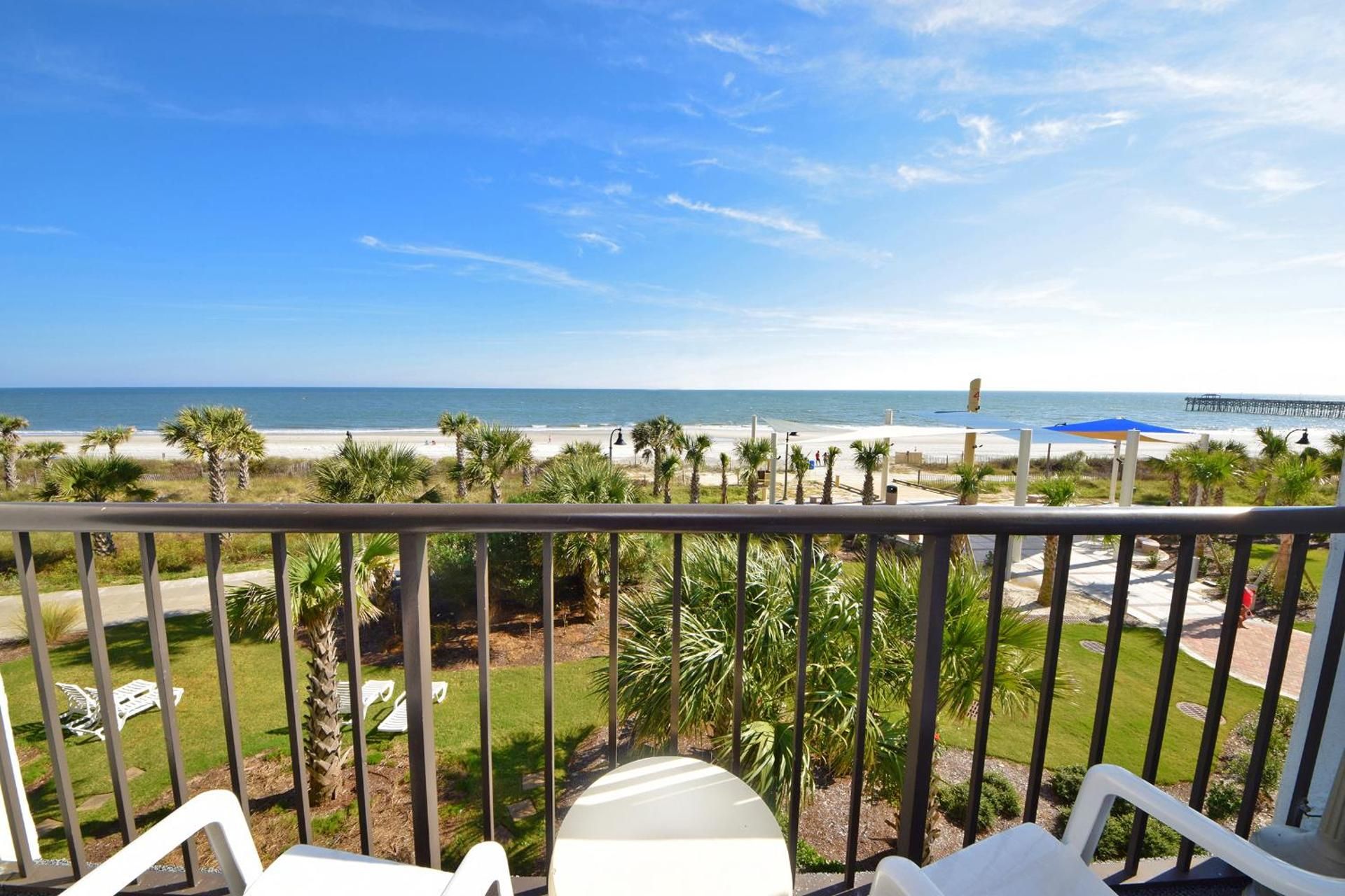 1 Bedroom Oceanfront Efficiency with 1 Queen Bed and 1 Sleeper Sofa (Double)  B2