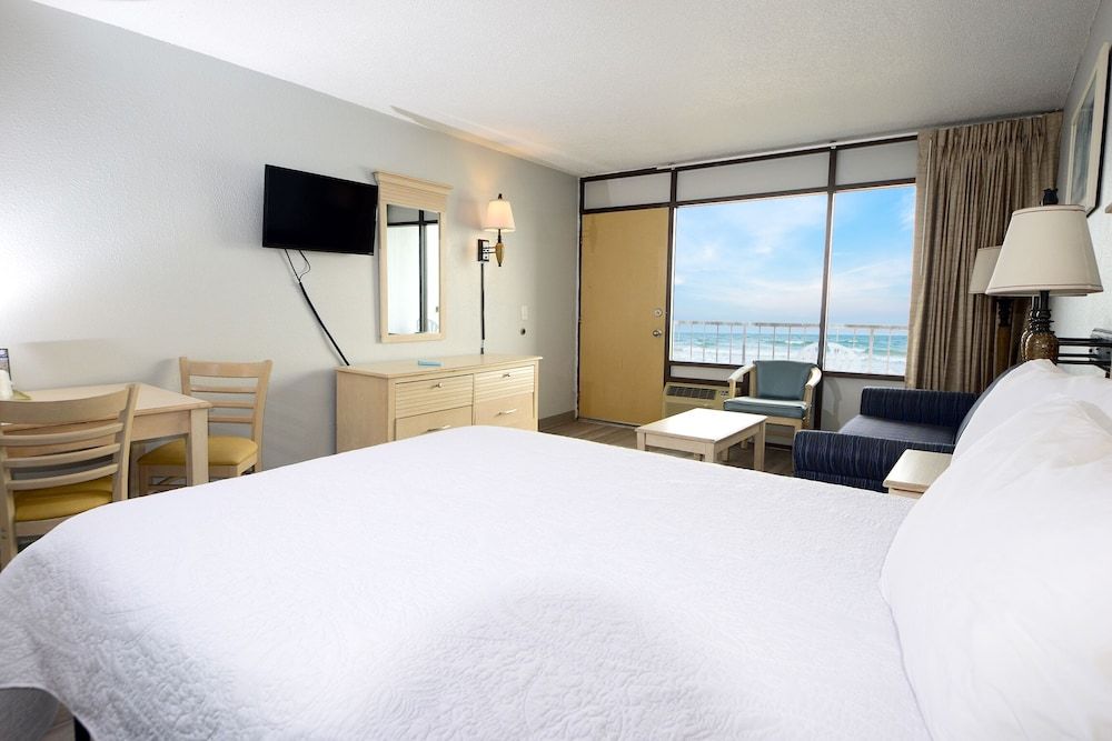 1 Bedroom Oceanfront (Non-Efficiency) with 1 Queen Bed and 1 Sleeper Sofa - B2N