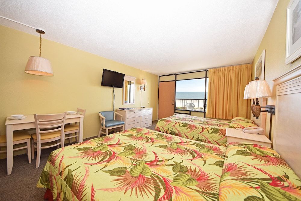 1 Bedroom Oceanfront Efficiency with 2 Queen Beds - B1