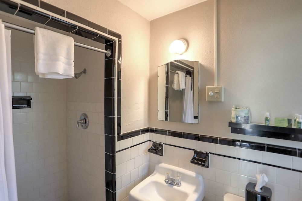 Standard Room, 1 Bedroom, Refrigerator