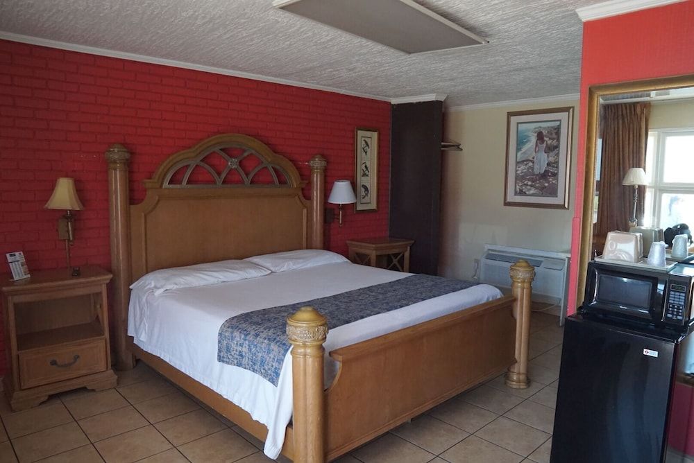 Standard Room, 1 King Bed, Non Smoking