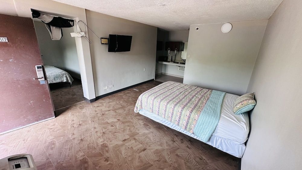 Standard Room, 2 Queen Beds, Non Smoking