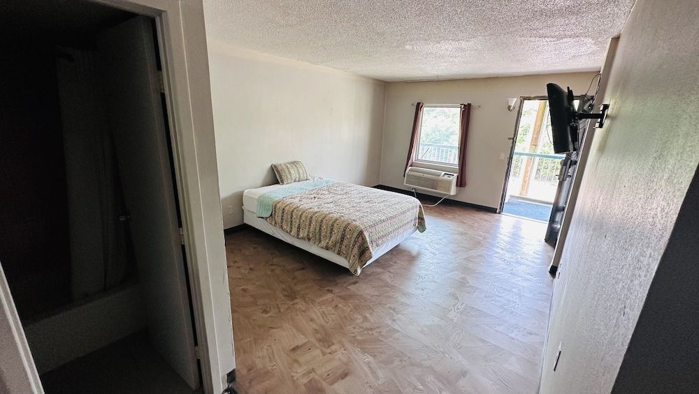 Standard Room, 2 Queen Beds, Non Smoking