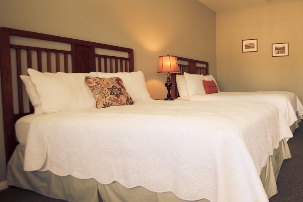 Julian Lodge Single Room, 2 Double Beds 3