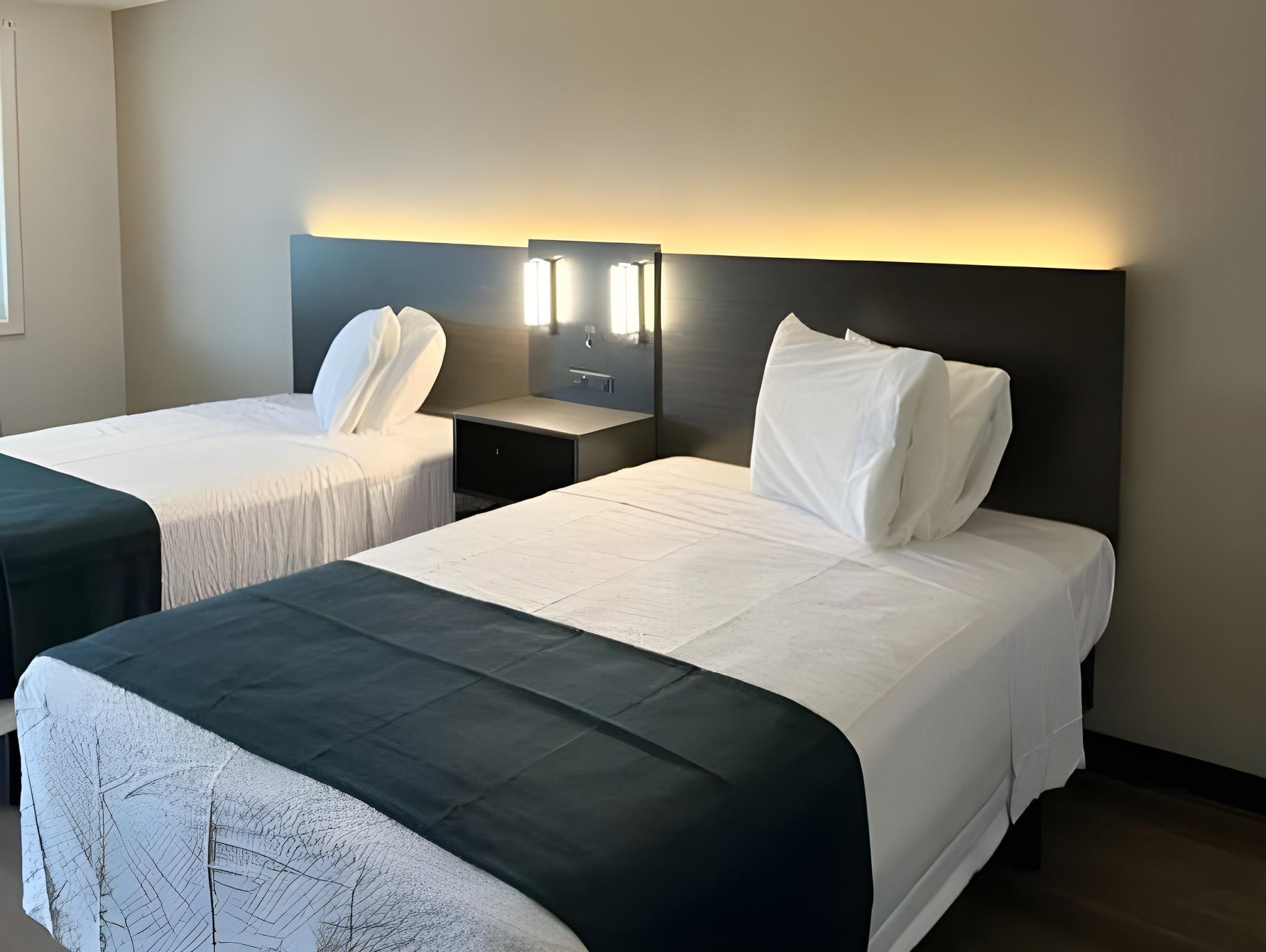 2 Full Beds | Non-Smoking, Micfridge