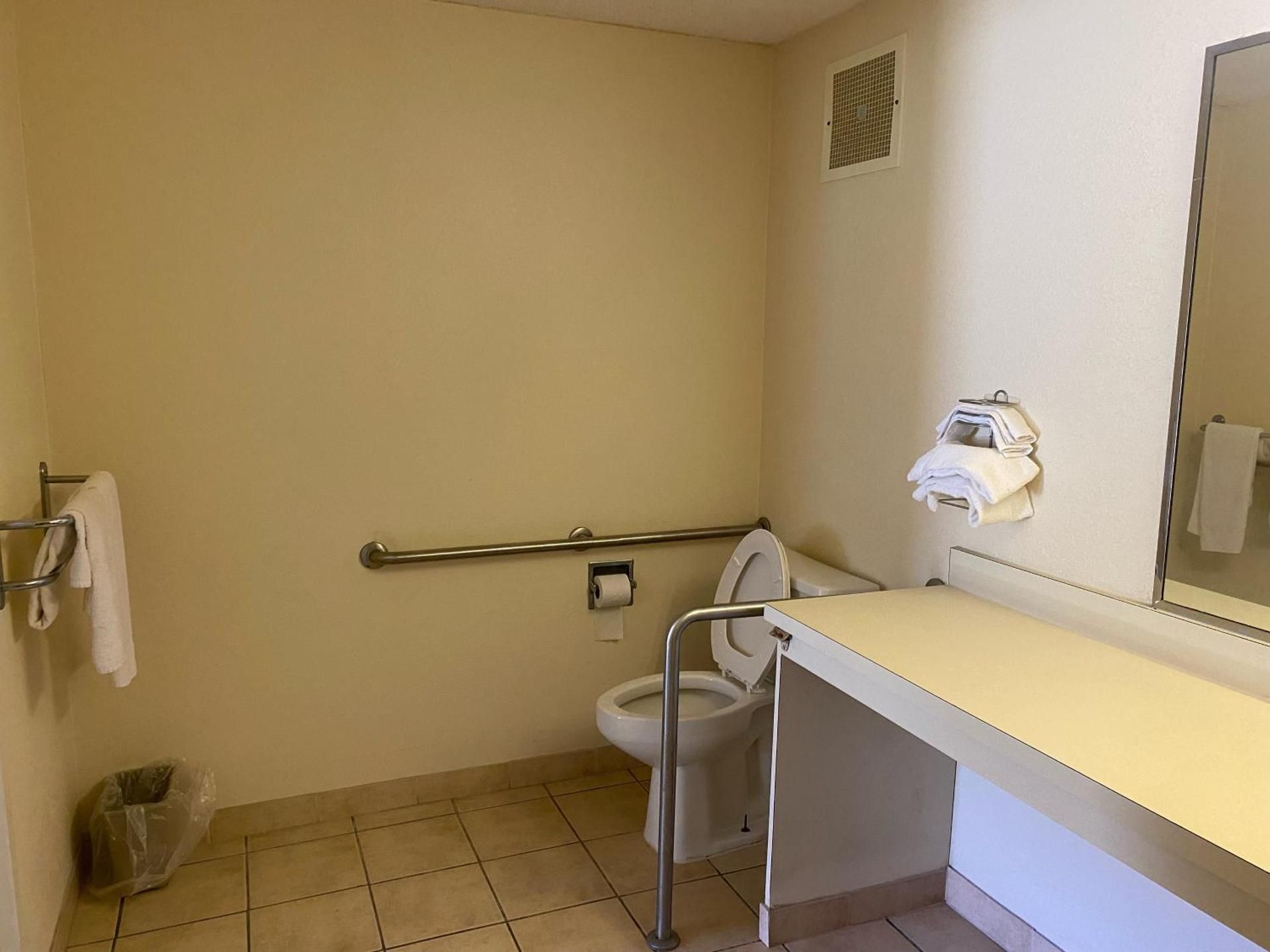 Deluxe King Room - Non-Smoking