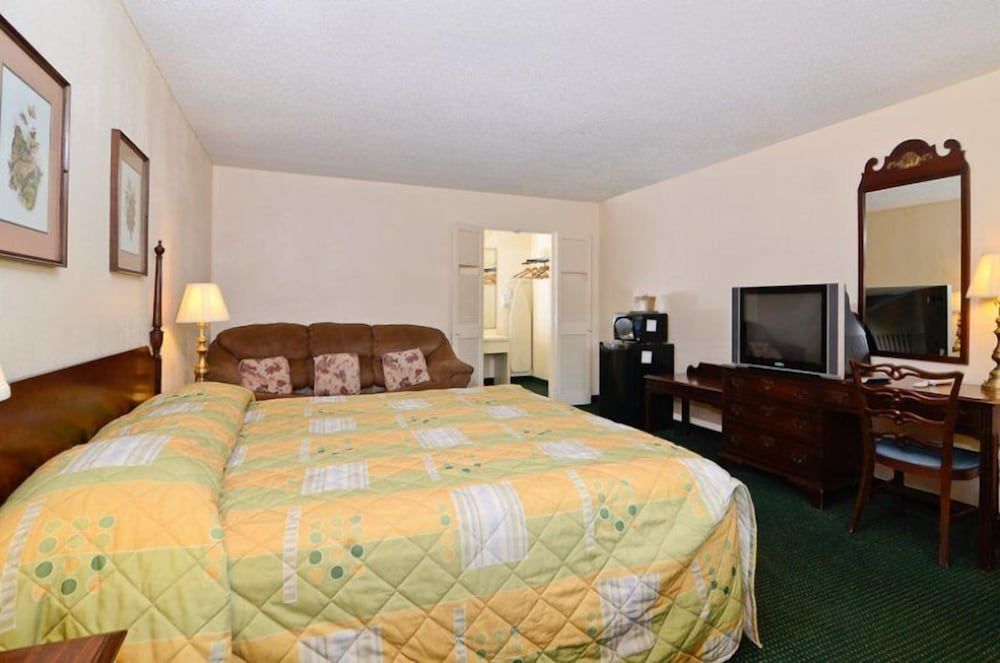 Standard Room, 1 King Bed, Non Smoking