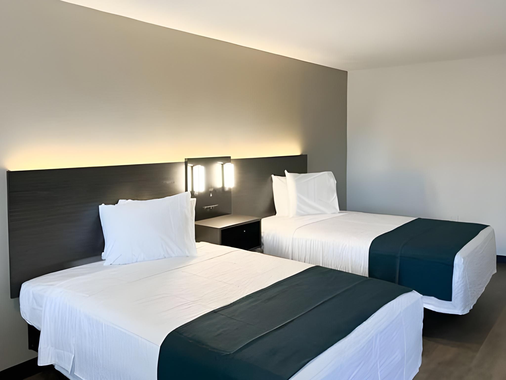 2 Full Beds | Non-Smoking, Micfridge