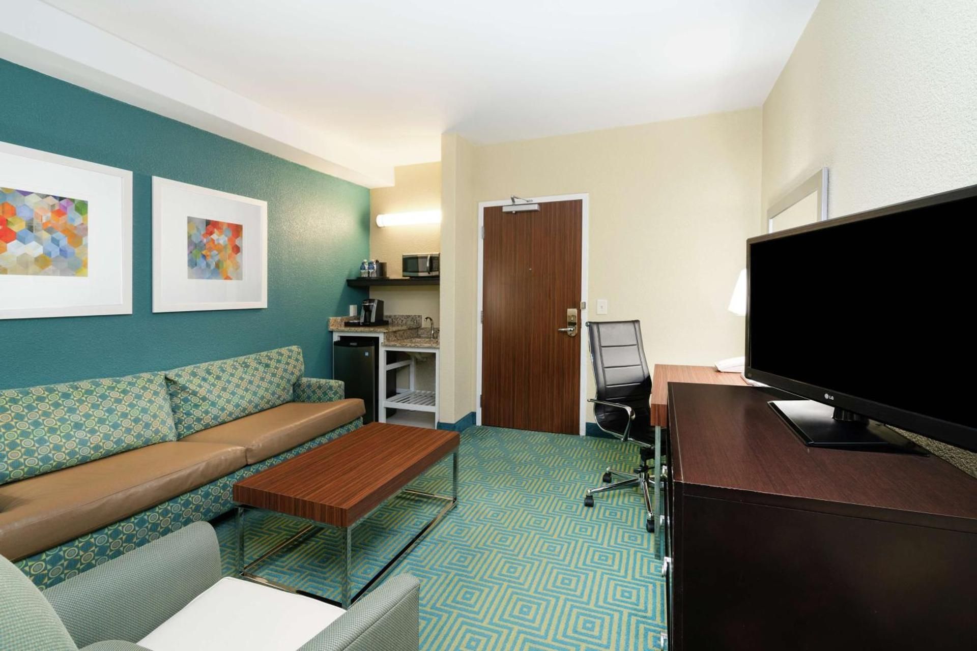 1 King Bed 1 Bedroom Suite