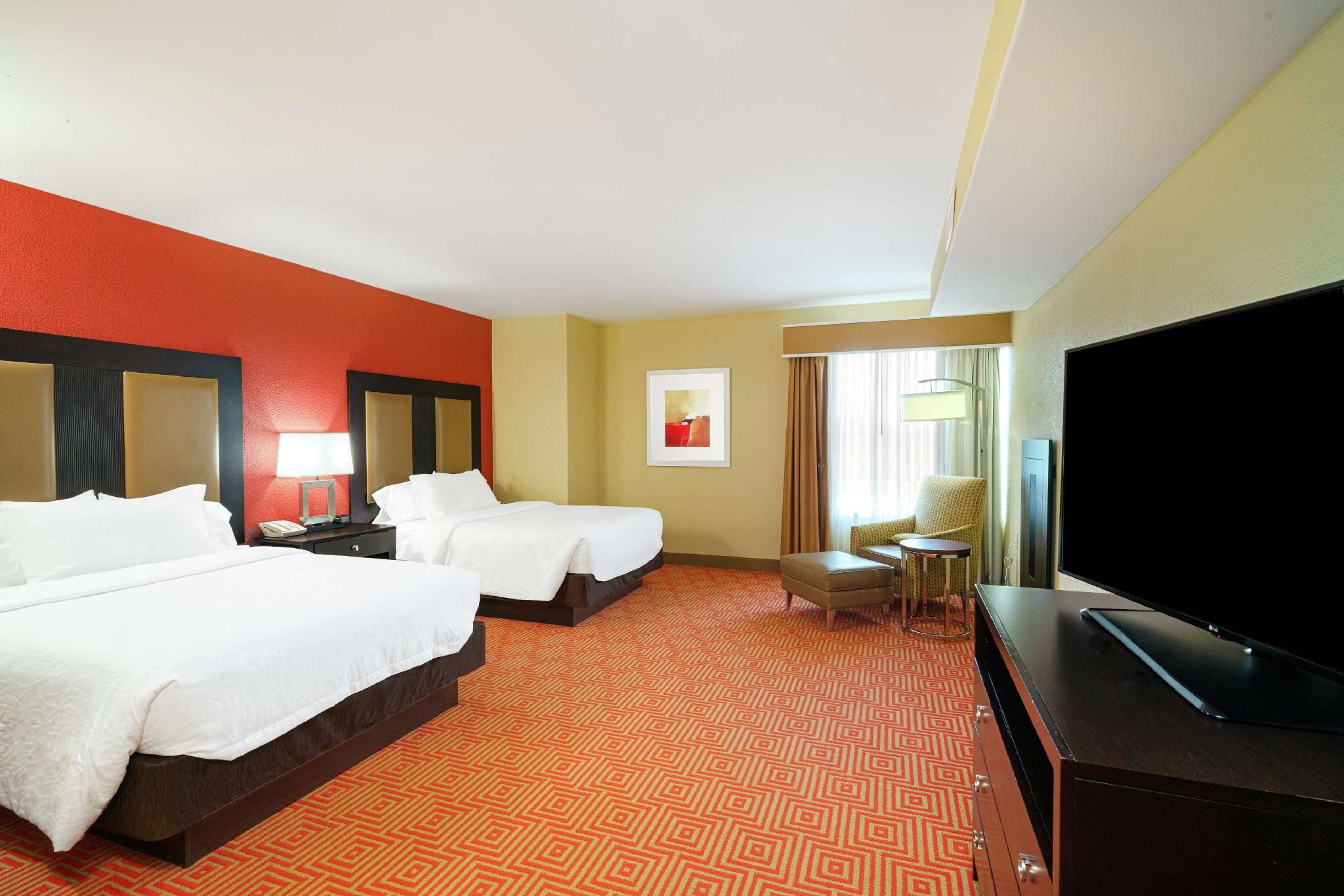 2 QUEEN BEDS 1 BEDROOM SUITE SOFABED