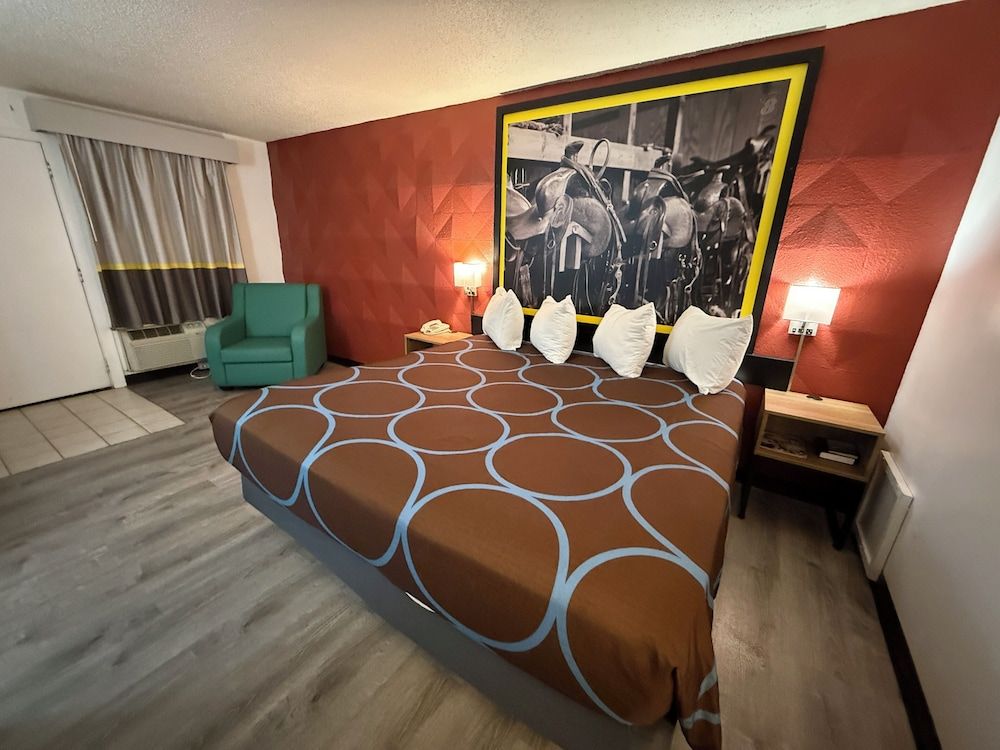 Super 8 by Wyndham Newcastle Room, 1 King Bed, Non Smoking 2