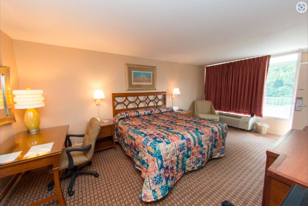 Standard Room, 1 King Bed, Non Smoking