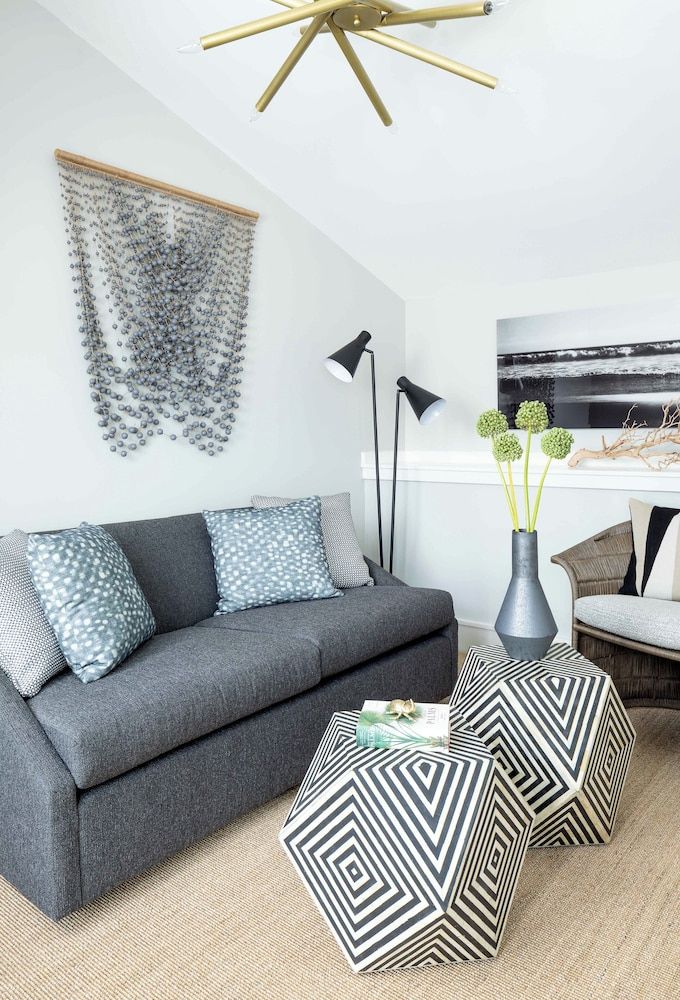 Lark Suite
