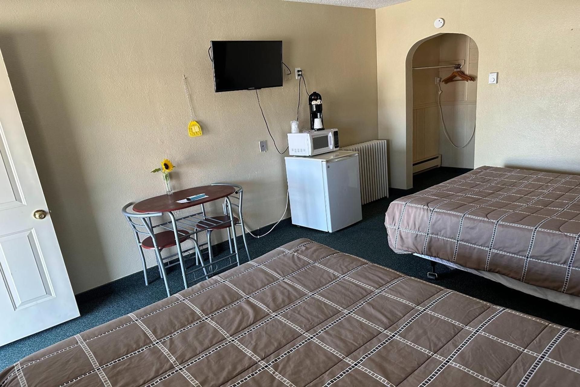 Double Queen Room