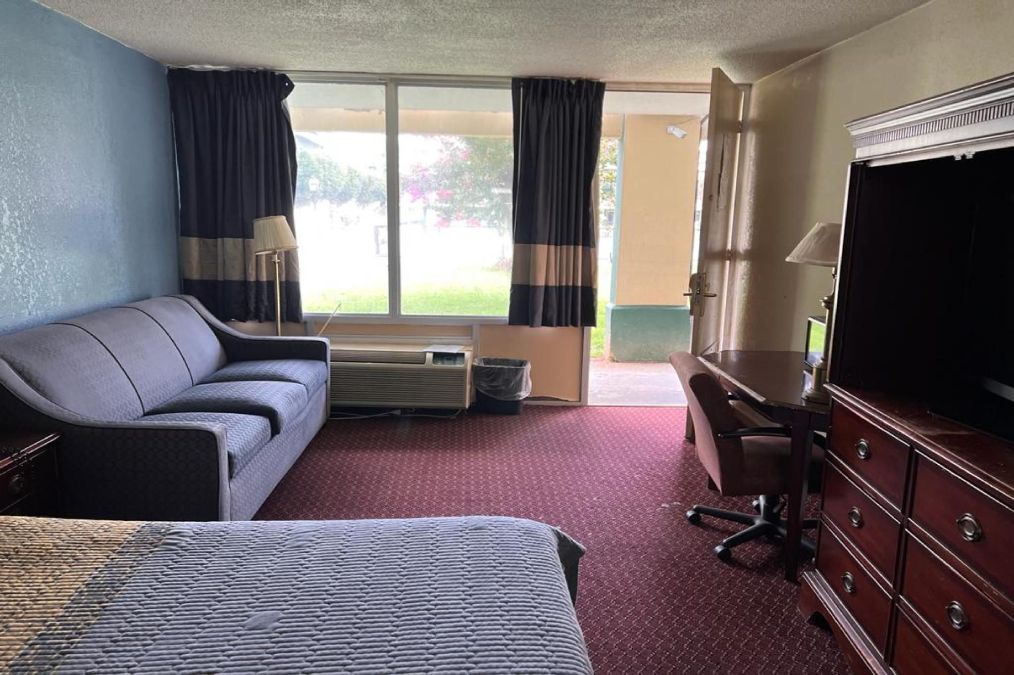 Super Inn & Suites by OYO Milledgeville King Bed Accessible Non-Smoking 2