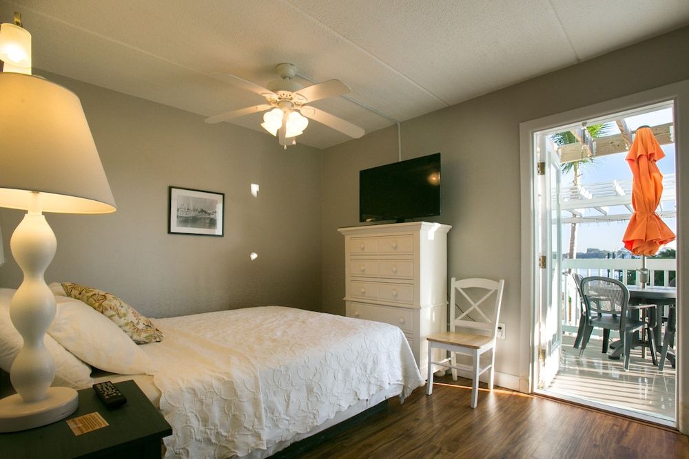 Matanzas Inn Bayside Resort and Marina Bayside Queen Suite w/ Balcony