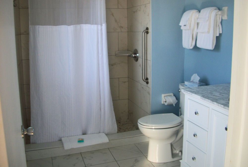 Matanzas Inn Bayside Resort and Marina Bayside Queen Suite w/ Balcony 3