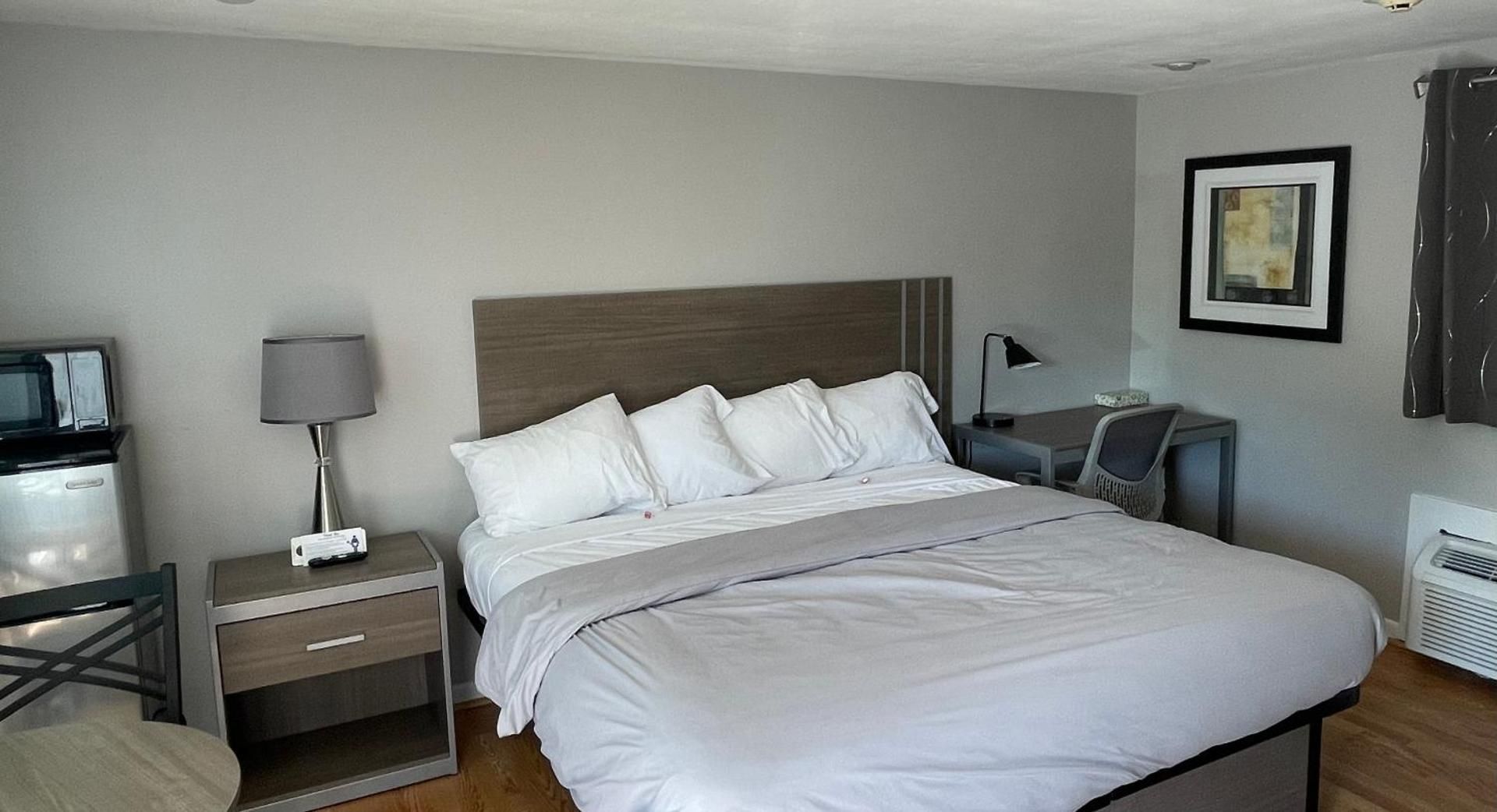 King Room with Pool View