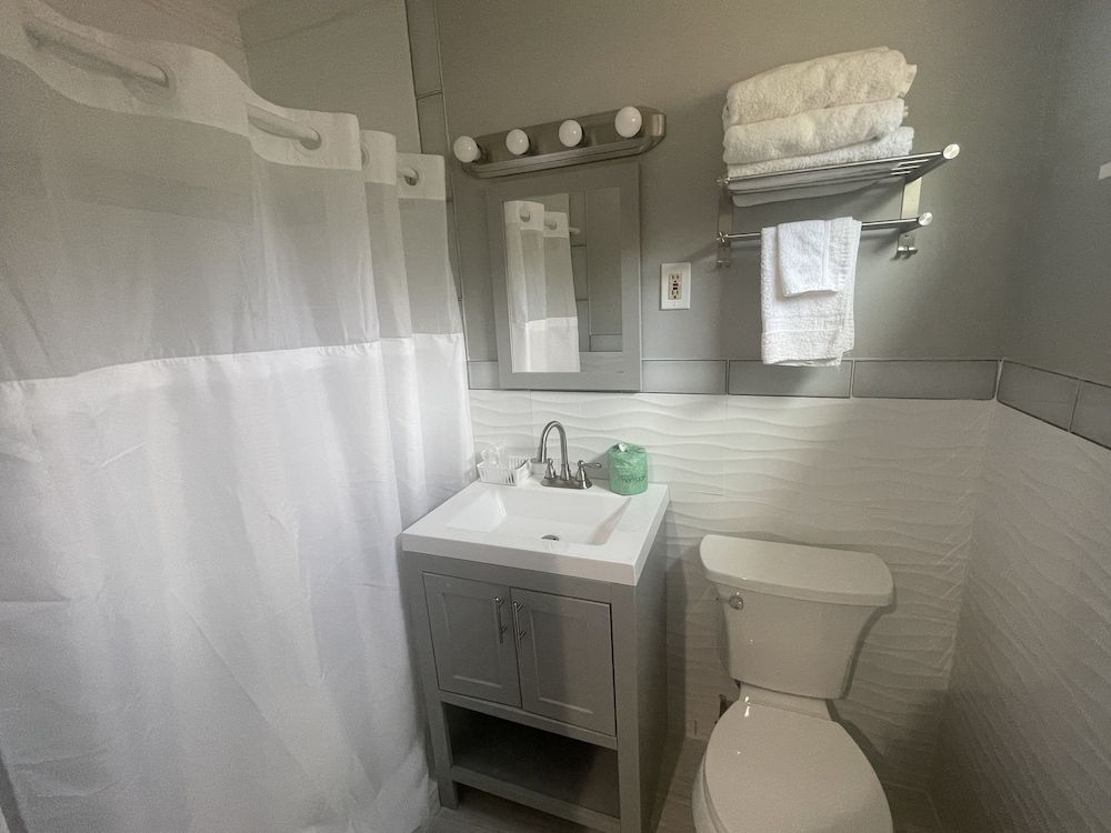 Aquastar Inn Standard Double Room 4