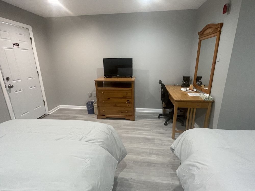 Aquastar Inn Standard Double Room 2