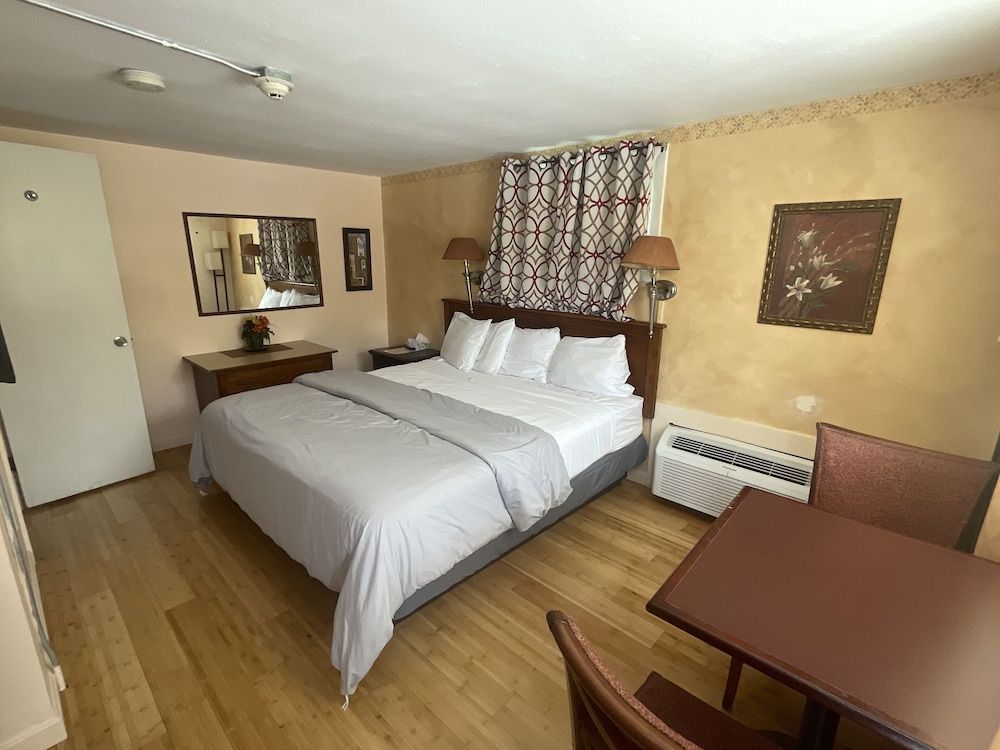 Aquastar Inn Standard Room, 1 King Bed