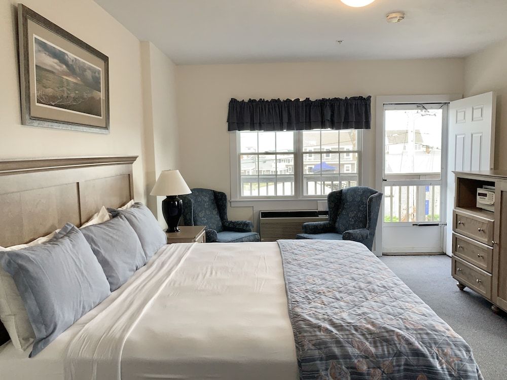 Classic Room, 1 King Bed, Non Smoking