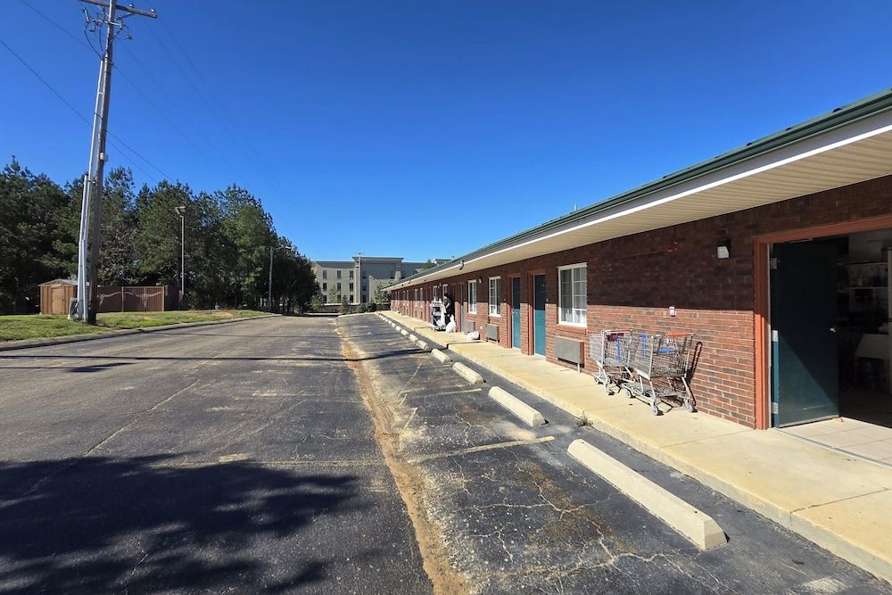 Deerfield Inn by OYO McComb I-55