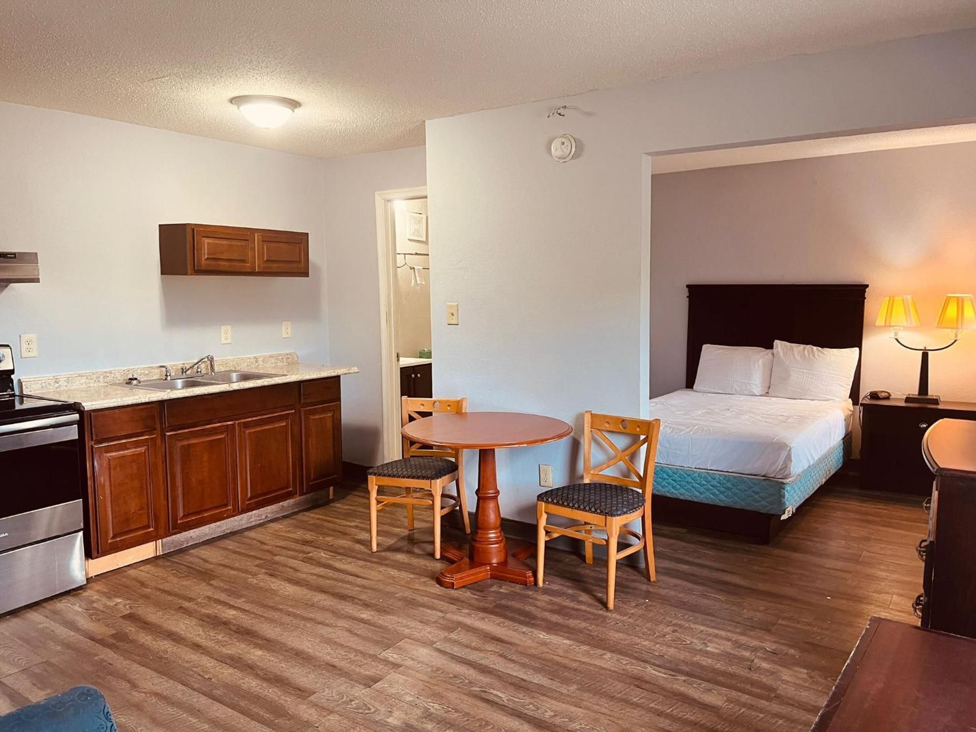 Deluxe Queen Room
