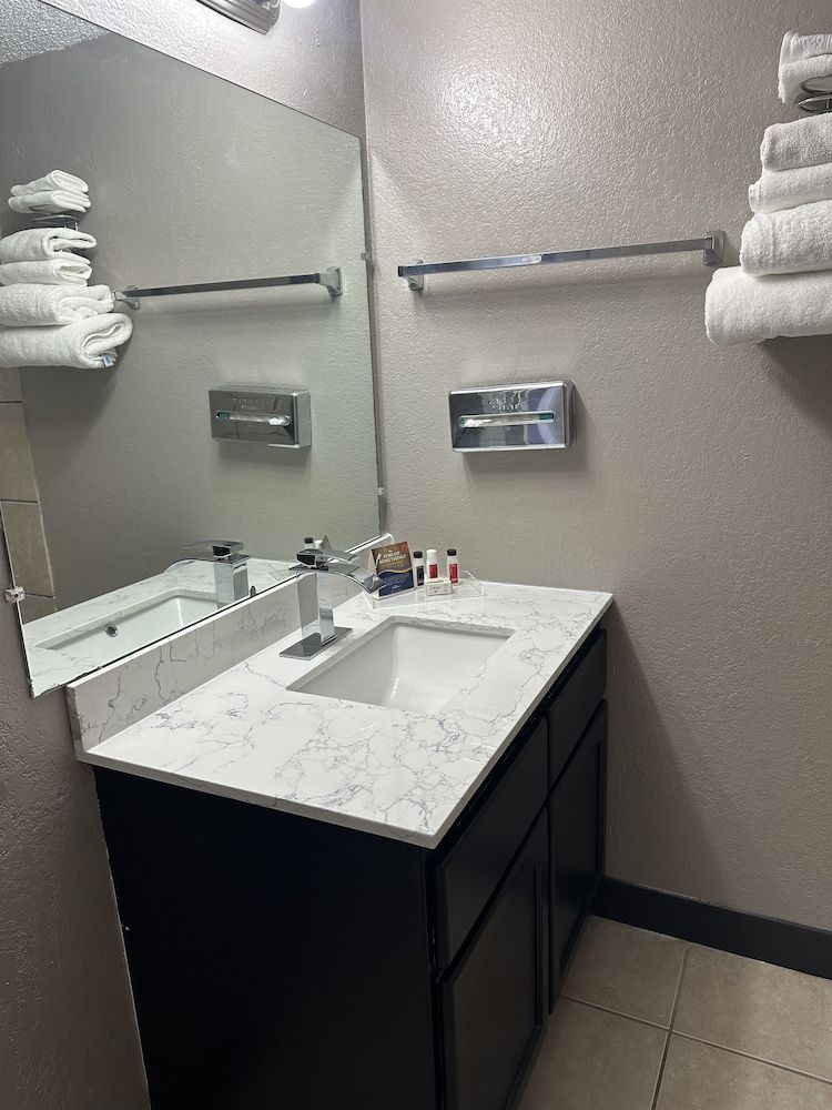 Baymont by Wyndham Deming Deluxe Room, 1 Queen Bed, Non Smoking