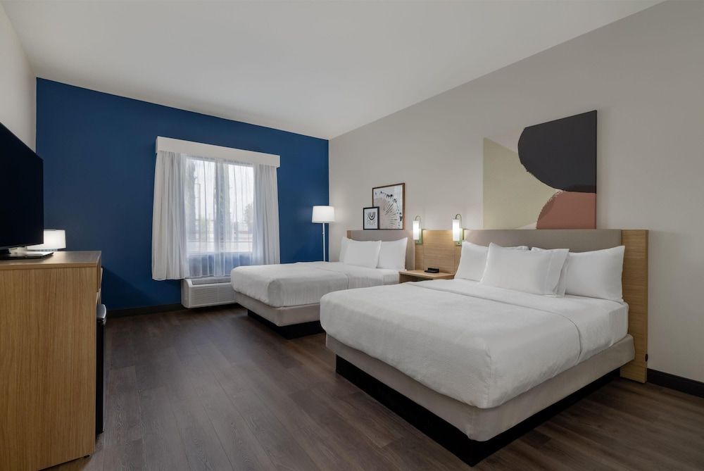 Room, 2 Queen Beds, Accessible, Bathtub (Mobililty)