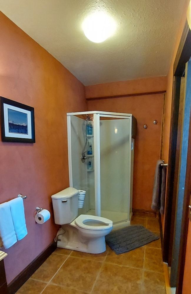 Northern Sky Lodge Denali Room (Second Floor) 2