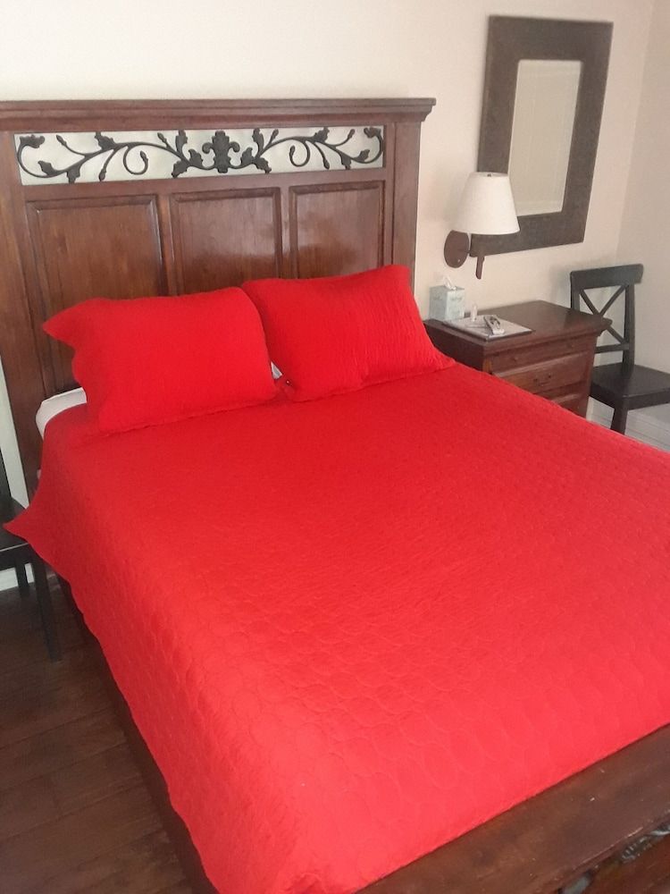 Los Gatos Garden Inn Hotel Executive Suite 7