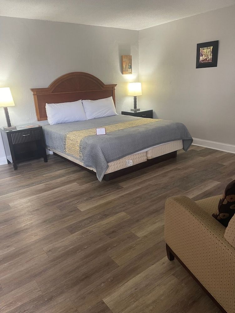 ANS Inn & Suites Deluxe Single Room, 1 Queen Bed, Non Smoking 8