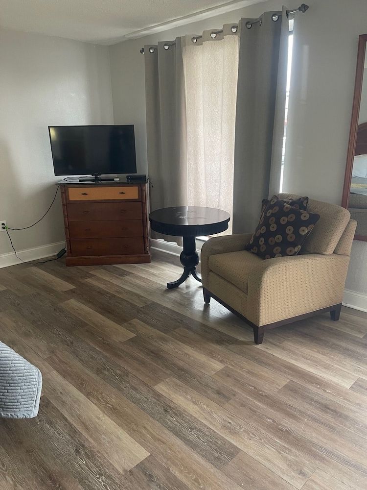 ANS Inn & Suites Deluxe Single Room, 1 Queen Bed, Non Smoking 28