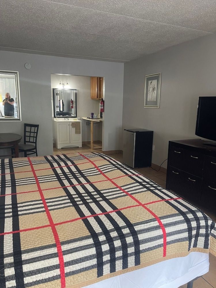 ANS Inn & Suites Deluxe Single Room, 1 Queen Bed, Non Smoking 16