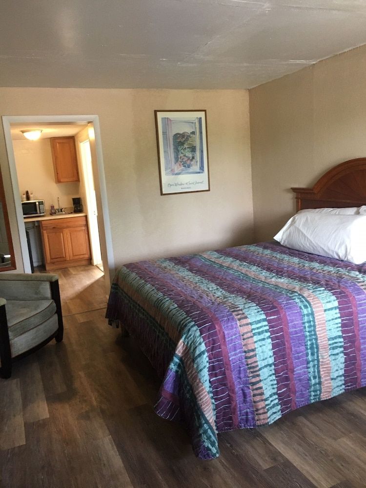 ANS Inn & Suites Deluxe Single Room, 1 Queen Bed, Non Smoking 25