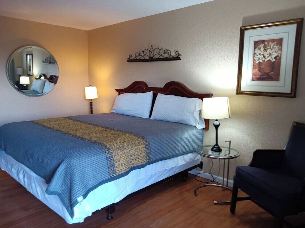 ANS Inn & Suites Deluxe Single Room, 1 Queen Bed, Non Smoking 15