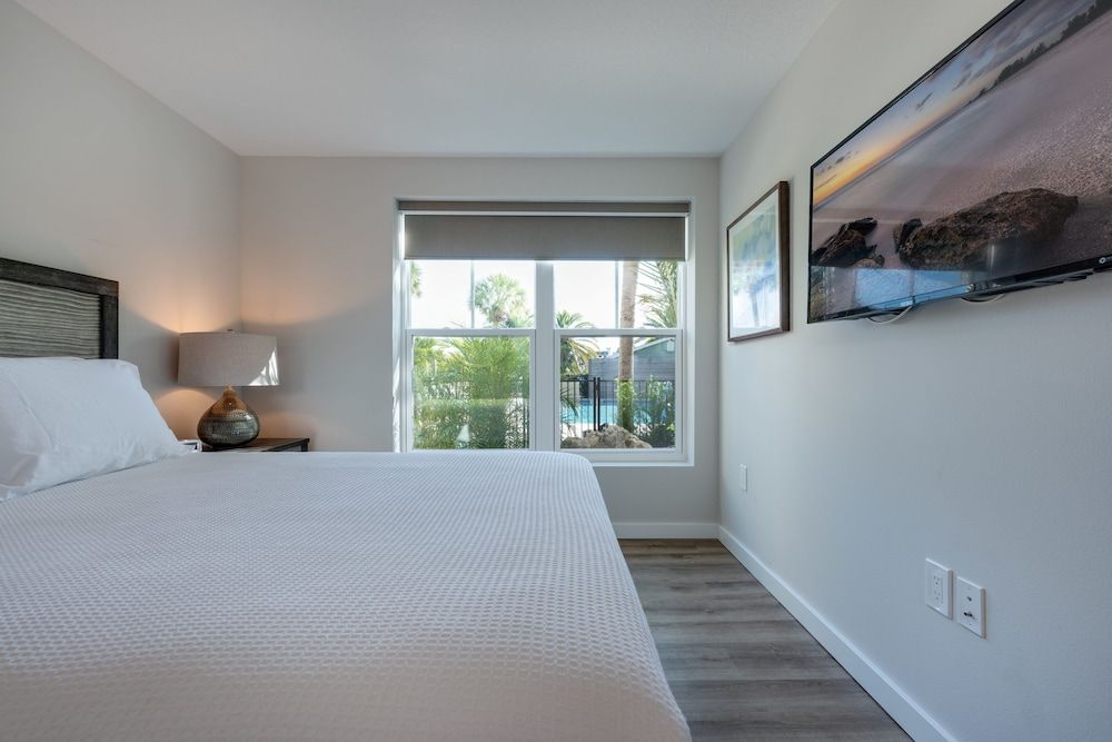Luxury Townhome, 2 King and Queen, 3 Bedroom, Partial Ocean View, Private Bathroom