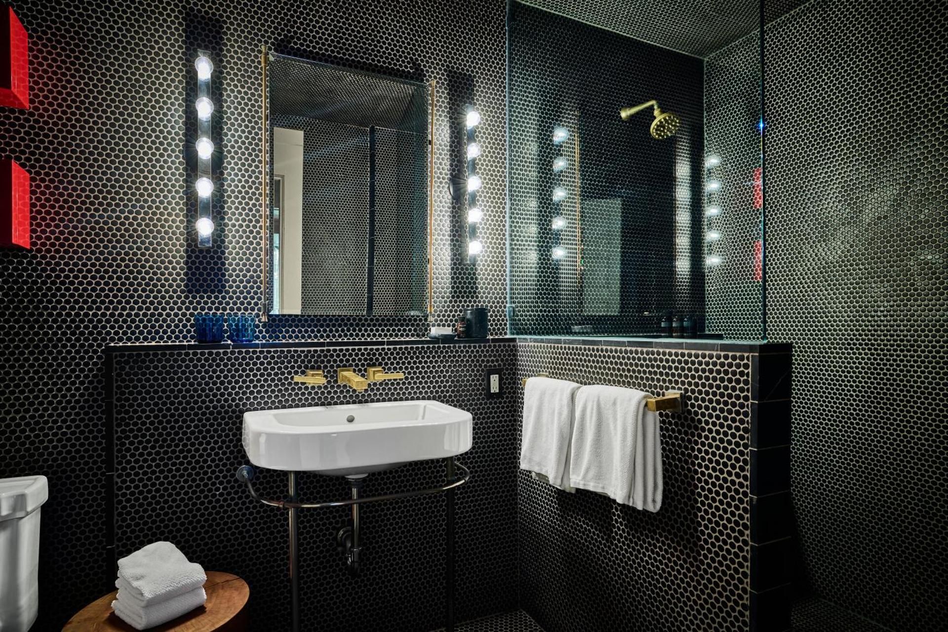 Hotel Saint Cecilia Deluxe King Suite 2