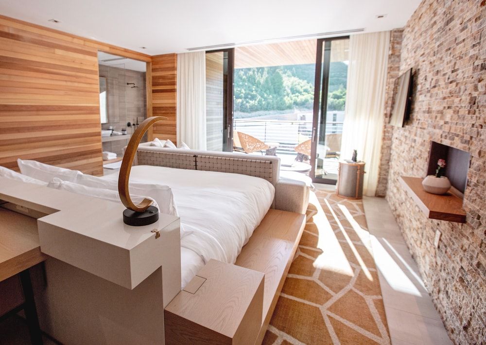 Room (Sky Room)