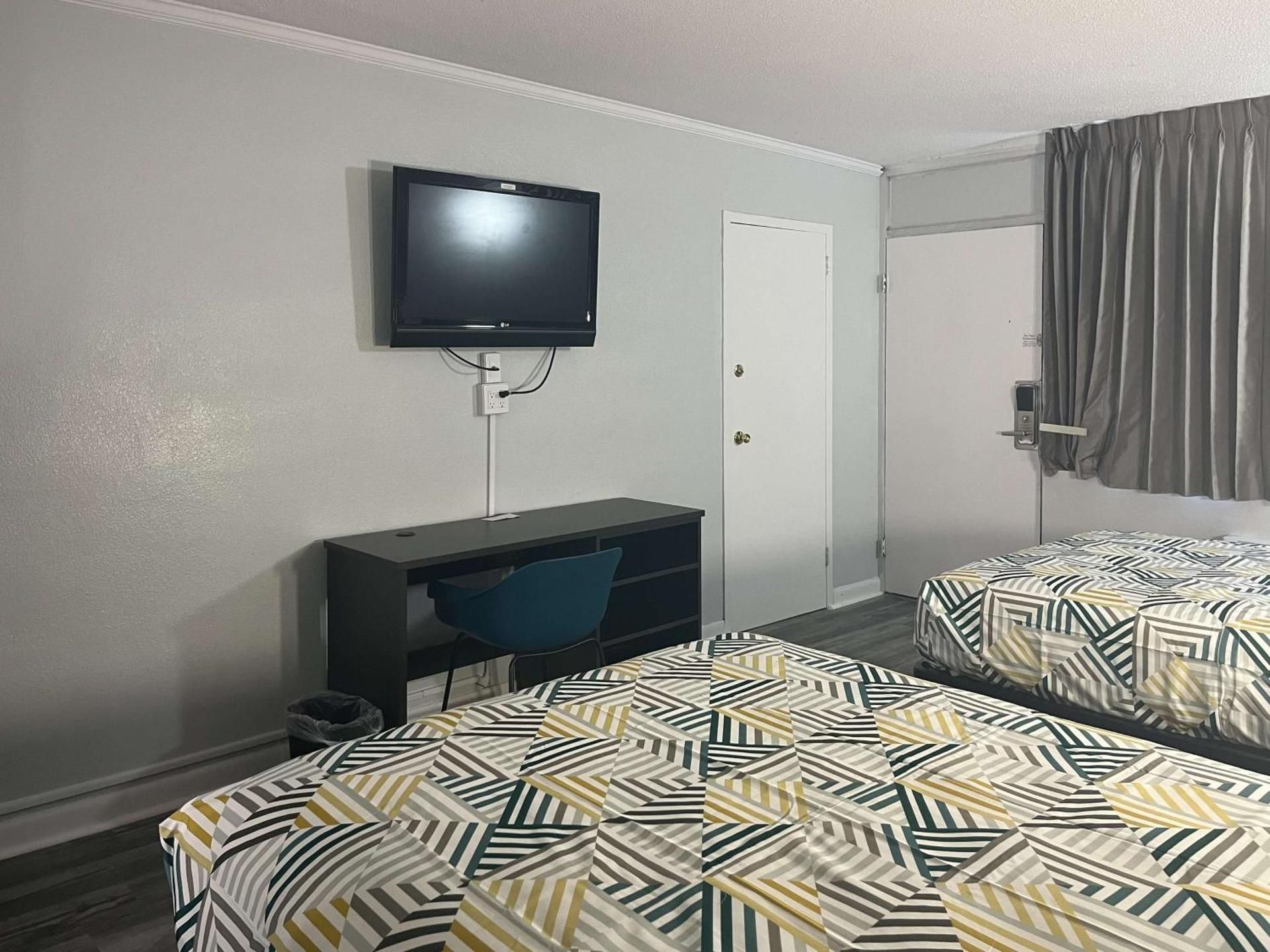 Quadruple Room - Non-Smoking